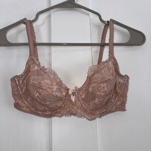 VS Delicate Nude/Rose Lace Bra